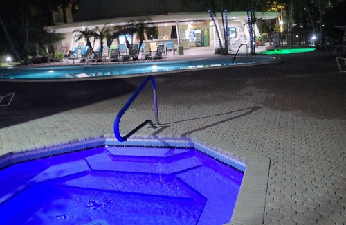 Fort Lauderdale Condo | Heated pool, jacuzzi, cedar saunas, BBQs, billiard/shuffleboard table, darts