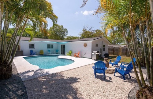 Pinellas Park House | Heated Pool Lanai Pet OK Beaches Nearby