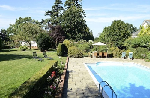 Woodbridge Cottage | Heated Pool, large enclosed garden, dog friendly