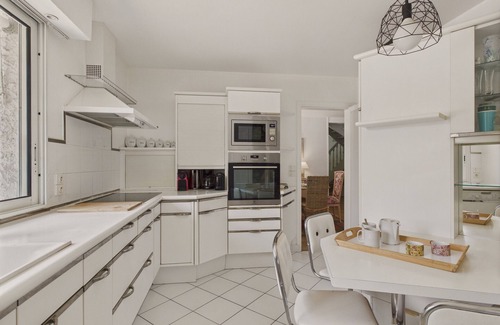 Pleuven House | Heated pool, large garden, house for 8