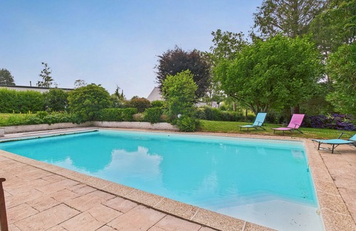 Pleuven House | Heated pool, large garden, house for 8