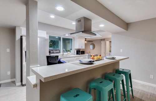 Raskin Estates House | Heated Pool Paradise. Putting Green! Oasis!