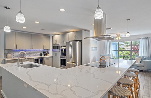 Trailer Estates House | Heated Pool, Perfect for Large Families, Groups