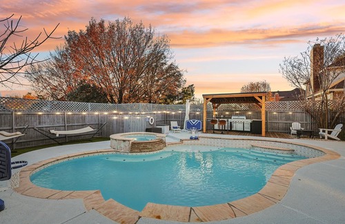 DeSoto House | ❤ Heated pool, Private Gym, Gaming room & Pizza oven-Your perfect Vacation ❤