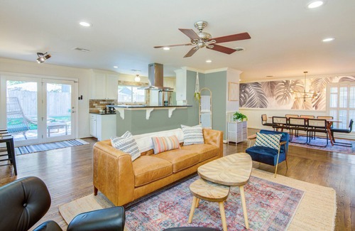 Woodlake - Briar Meadow House | Heated Pool Retreat 10min -> Galleria+Top Dining