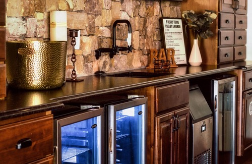 Pittman Center Cabin | Heated Pool, Sauna, Yard, Perfect 4 celebrations and weddings!