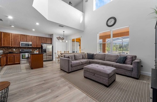 Watersong House | Heated Pool & SPA | Free Clubhouse near Disney!