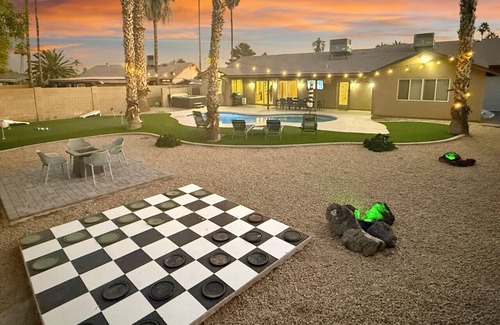 Paradise Valley Village House | Heated Pool, Spa, Putt-Putt, Theatre & Game Room, 2 Kitchens!