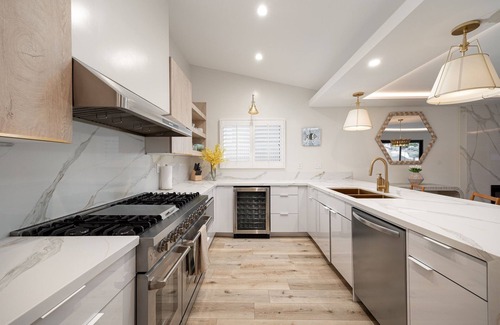Bay Park House | Heated Pool | Spa | Sauna | Cold Plunge | Bay Views | Fire Pit