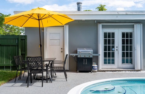 West Hollywood House | Heated Pool spacious House 5Beds-3Baths 10 guests
