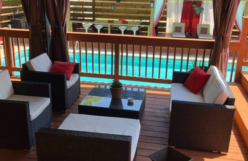 Riverdale House | HEATED POOL ~ THE WHITE HOUSE ATLANTA - TERRACE LEVEL