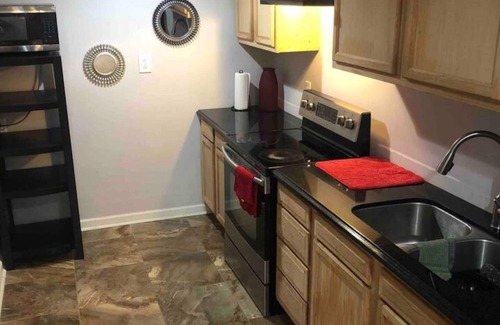 Riverdale House | HEATED POOL~THE WHITE HOUSE GRAND ATLANTA - ENTIRE HOME