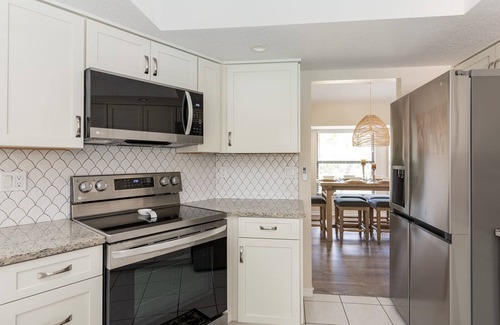 Englewood East House | ~Heated Pool W/Floats~Keurig~6Mi to Beach~BBQ~