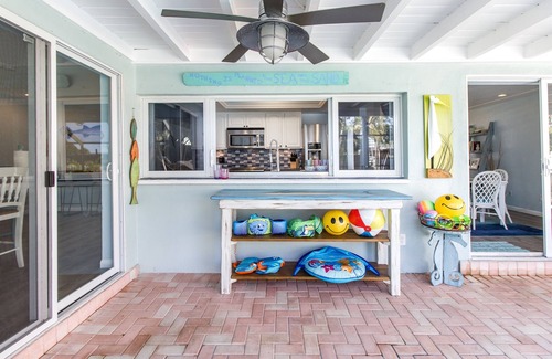 Forest Isles House | Heated Pool-Walk to Beach-Kayaks-Beach Gear