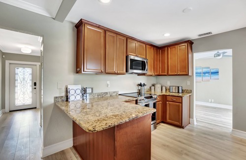 Pompano Isles House | Heated Pool! Waterfront+1 Mile To Beach and shops!