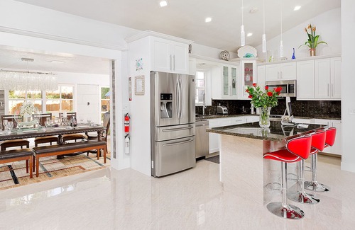 Boynton Beach House | Heated pool with jacuzzi, 9mins to the Beach.