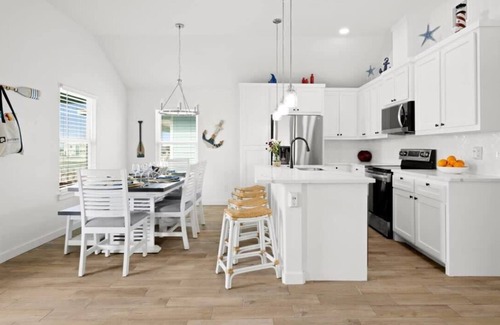 Port Aransas House | Heated Private Pool! - The Green Casita