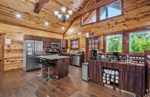 Caton Cabin | Heated private pool, Arcade Games, Gazebo, HotTub, Sleeps24 - Evergreen Retreat