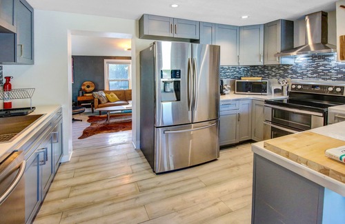 Pompano Beach House | HEATED SALTWATER POOL,KING BED,PET/FRIENDLY PEACEFUL RETREAT