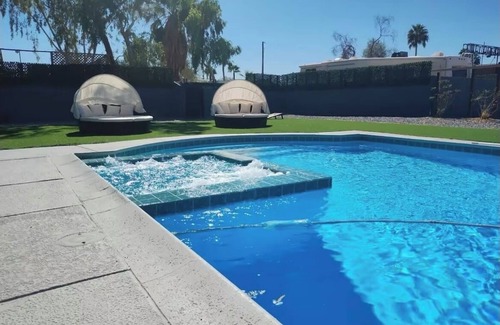 Enterprise Villa | Heated Spa, 5mins to Allegiant, 8mins to Strip