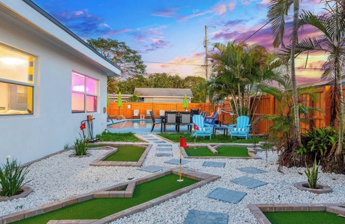 West Palm Beach House | HeatedPool/MiniGolf/Bowling/Arcade/FirePit/Slide