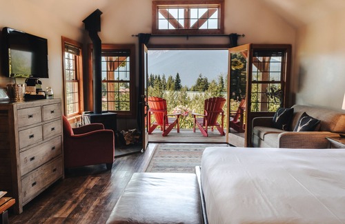 Golden Cabin | Heather Mountain Lodge