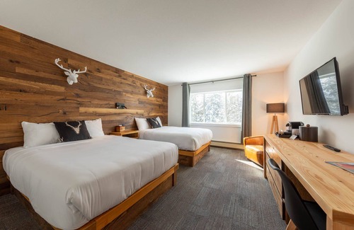 Golden Cabin | Heather Mountain Lodge