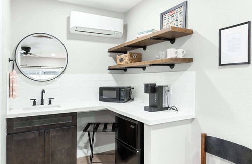 Three Rivers Hotel | Heather RM4 Sequoia Motel AC, WiFi, Pool