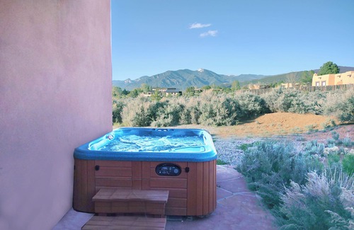 Taos House | Heathers Hacienda 3 360 Views Hot Tub AC