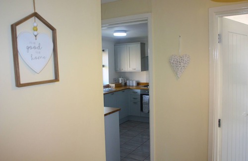 Little Hay Apartment | ★Heathmere-NEC, Airport, HS2,Resorts World,Workcation - Spacious quiet apartment