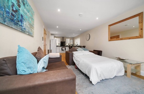 Stanwell Apartment | Heathrow Living Serviced Apartments by Ferndale - Apt 3