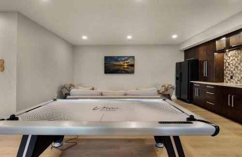 Big Canoe House | Heaven and Earth - Luxury Accomodations, Breathtaking Mountain Views, Game Rooms + More!