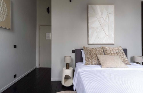South Antwerp Apartment | Heaven Suite with Museum Views