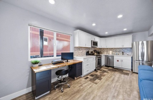 Tahoe Village Condo | Heavenly Condo | Walk to Lift + Balcony | Sleeps 6