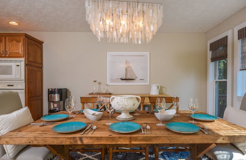 Blakeslee House | Heavenly Grove | Hot Tub + Fire Pit & Pool Table! Easy Walk to Lake!