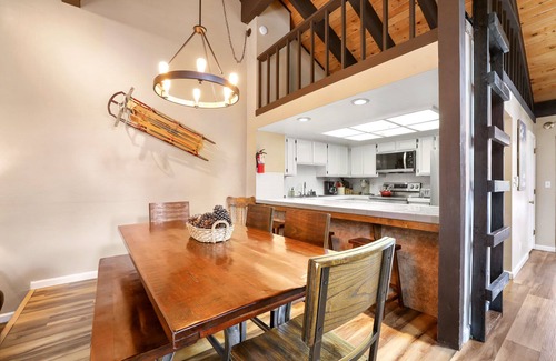 Zephyr Cove Condo | Heavenly Haven - Hot Tub + Seasonal HOA Pool