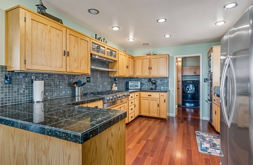 Groveland House | Heavenly Hilltop - 3-Level Home with Game Room by Yosemite Region Resorts