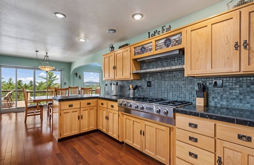 Groveland House | Heavenly Hilltop - 3-Level Home with Game Room by Yosemite Region Resorts