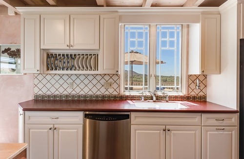 Northeast Santa Fe House | Heavenly Mountain Views-Close to Plaza, Ski, Pickleball & Hot Tub, Upscale home