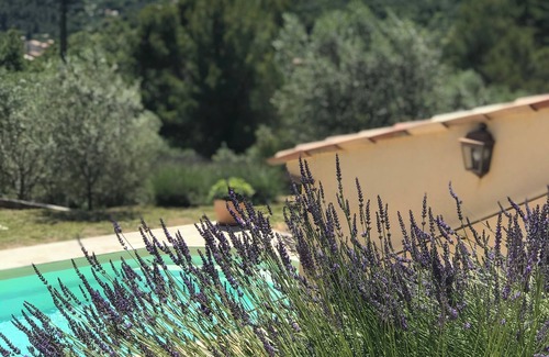 Callas Villa | Heavenly residence tween GorgesduVerdon and St-Tropez, Villa OliveYou. AC/e-charging pole!