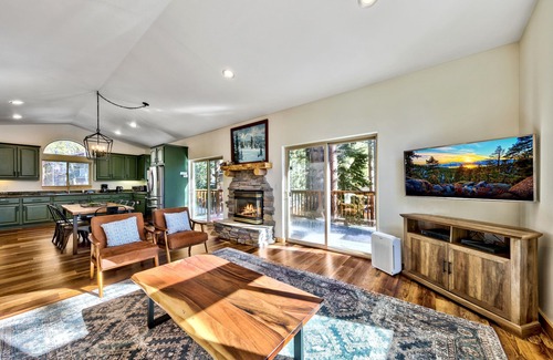 Montgomery Estates House | Heavenly Retreat- Hot Tub, Pool Table, Pets, Air Conditioning