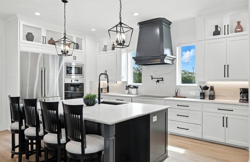 Gainesville House | Heavenly Retreat – 5BD/5.5BA of Waterfront Living