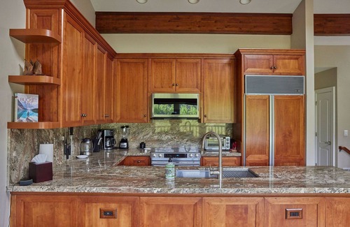 Elk Point Condo | Heavenly Ski 10-min, Pickleball, Private Beach, EV