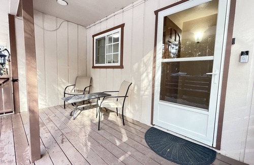 South Lake Tahoe Cabin | Heavenly Tahoe Gem, Cabin, 5 Min from Lake/Casinos, Adventure + Relaxation READY