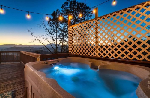 Gatlinburg - Pigeon Forge Cabin | Heavenly Views, Hot Tub, Short Drive to Fun