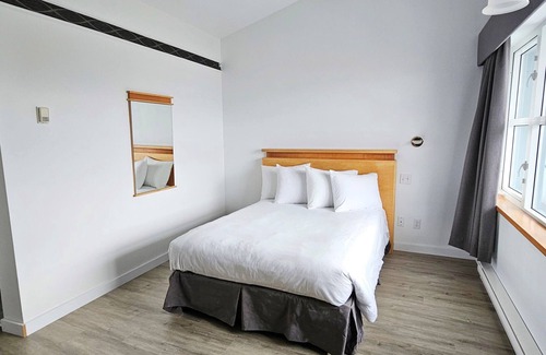 Saint Georges de Malbaie Hotel | Hebergement Fort Prevel