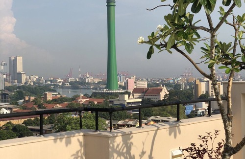 Suduwella Apartment | Hedges Court Residencies Town Hall-2 Room 3 Bed Apartment