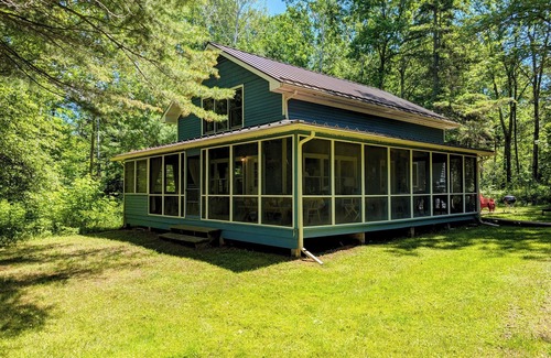 La Pointe House | Heersema House - Nestled in the woods with Lake Superior Access across the Street