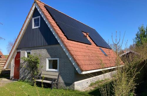 Anjum House | Heide 6pers Waterfront house at a typical dutch canal, by the Lauwersmeer