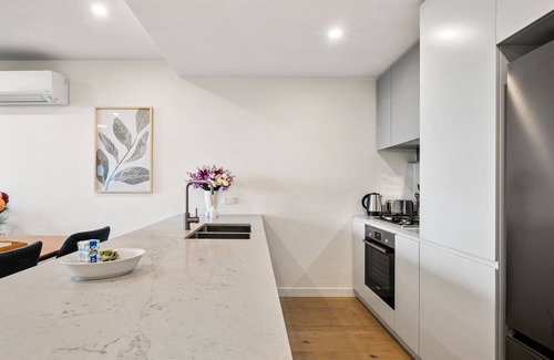 Heidelberg Apartment | Heidelberg 2-Bed Retreat near Austin Hospital